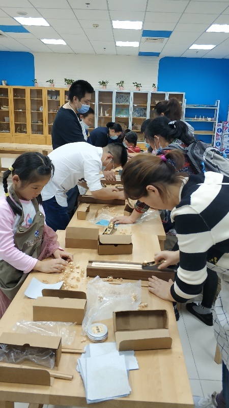 “爱玩木头”工作室——传统木筷