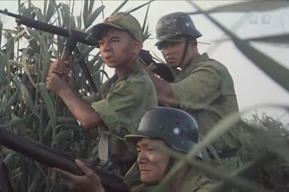 《三毛从军记》是根据作家张乐平的同名漫画改编,由上海电影制片厂