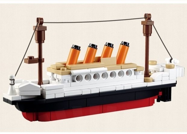 11月：一起动手吧——“泰坦尼克号”拼装小船模